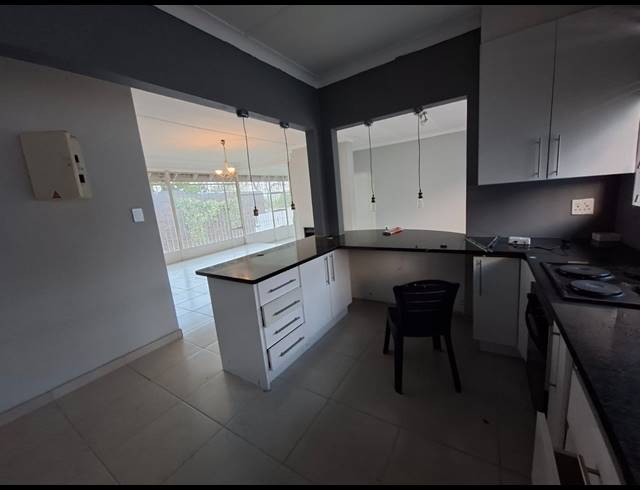 3 BEDROOM FREEHOLD TO LET IN ILLIONDALE